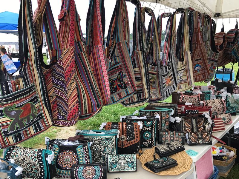 Outdoor Vendor Stalls That Add Even More to Discover Outdoor Vendor Stalls That Add Even More to Discover