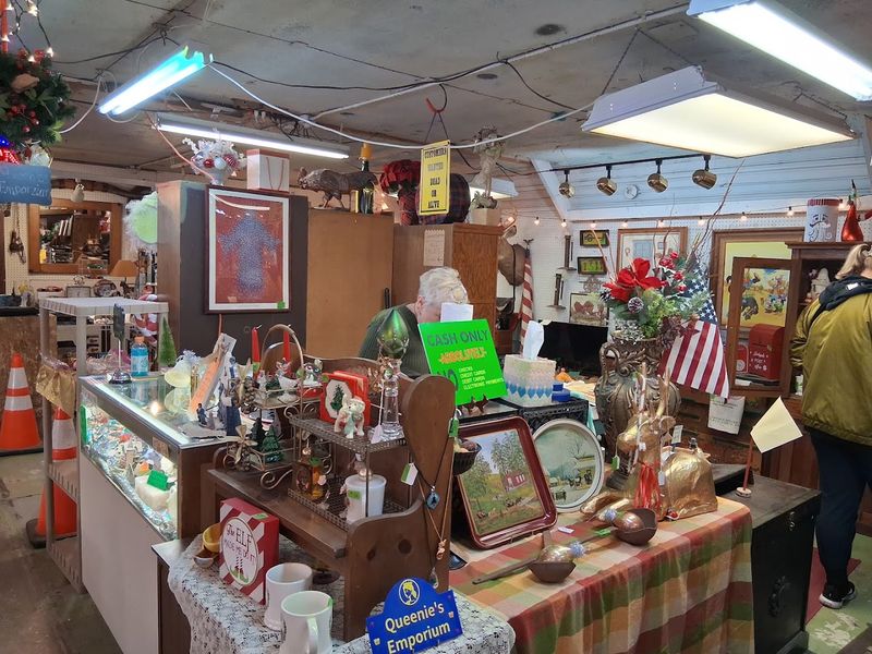 Outdoor Vendors: A Seasonal Highlight