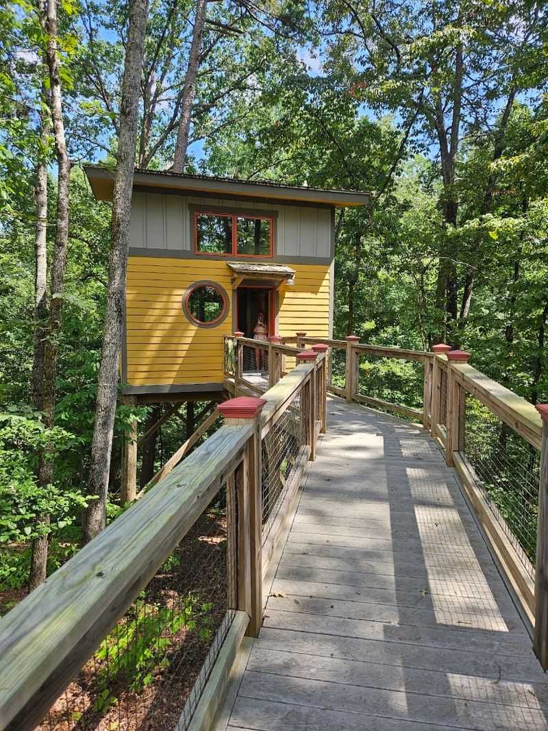 Overnight Cabin Stays for a Complete Getaway Overnight Cabin Stays for a Complete Getaway