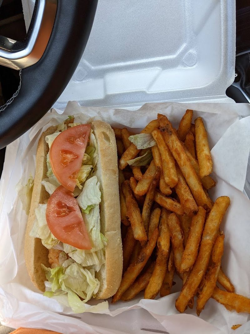 Oyster Po' Boys That Hit Different on the Island