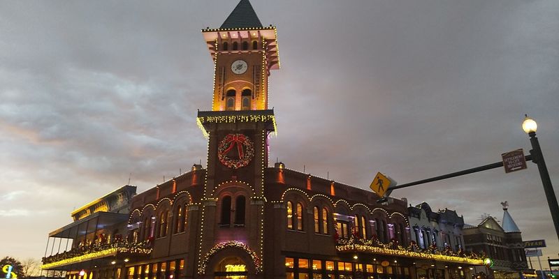 Palace Theatre: Where Old Hollywood Lives On