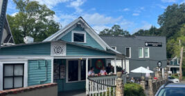 Pancake Lovers Travel From Across Tennessee To Eat At This Iconic Restaurant