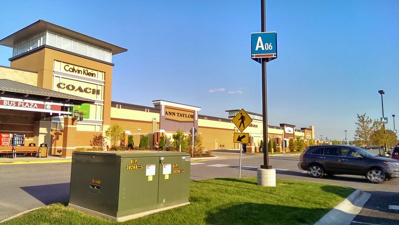 Parking at St. Louis Premium Outlets Is Surprisingly Easy Parking at St. Louis Premium Outlets Is Surprisingly Easy