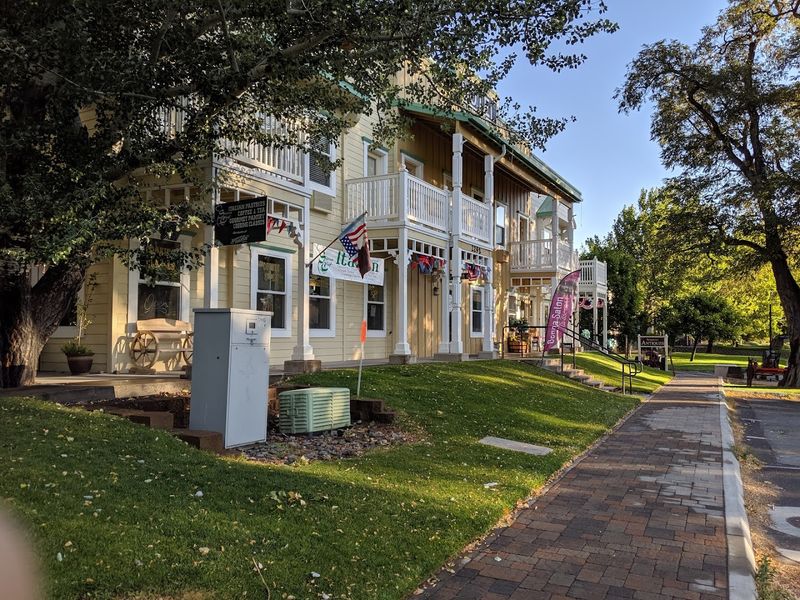 Peaceful Small-Town Streets Worth Exploring Peaceful Small-Town Streets Worth Exploring