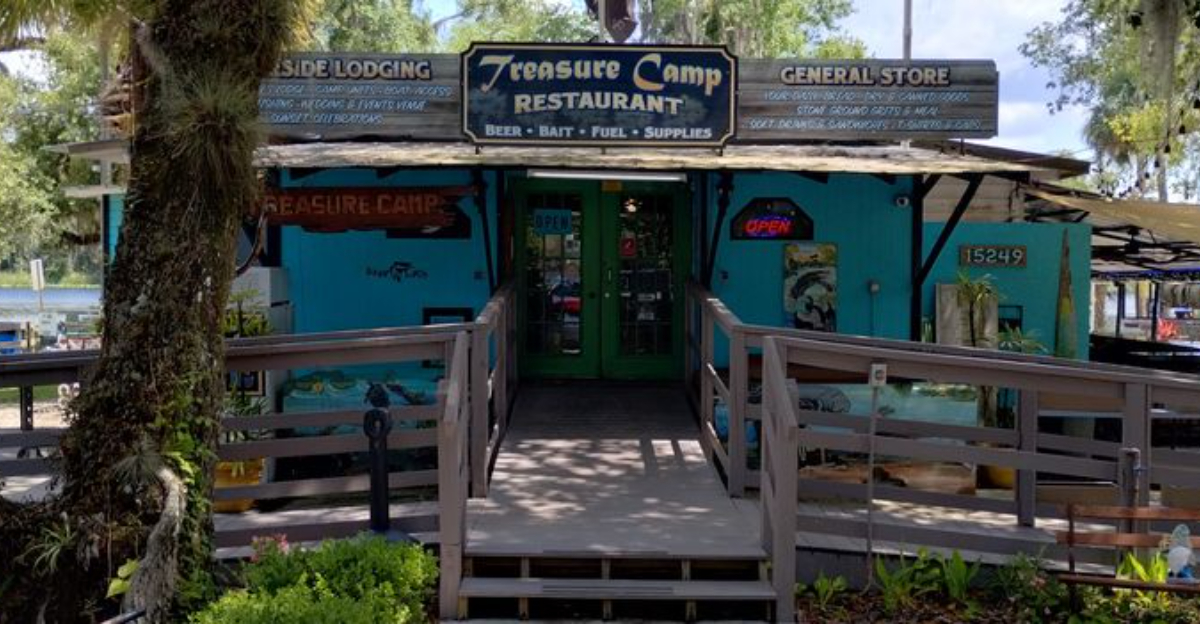 People Drive Across Florida To Dine At This Hidden Restaurant In The Middle Of Nowhere