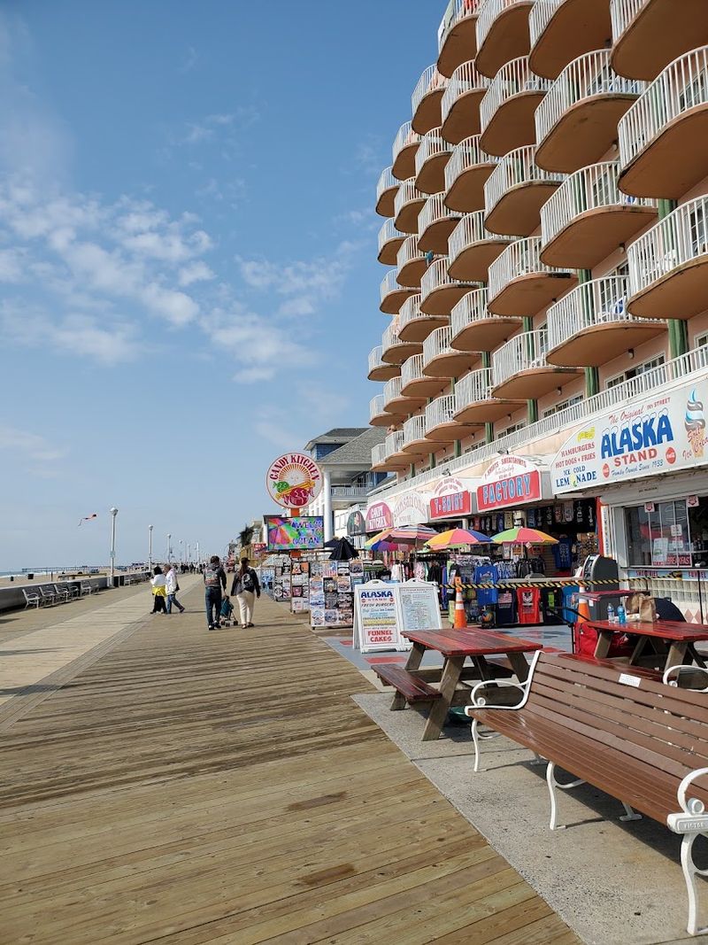 People-Watching and the Boardwalk Atmosphere People-Watching and the Boardwalk Atmosphere