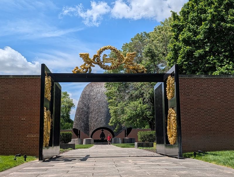 Philip Johnson's Bold Architectural Vision Philip Johnson's Bold Architectural Vision
