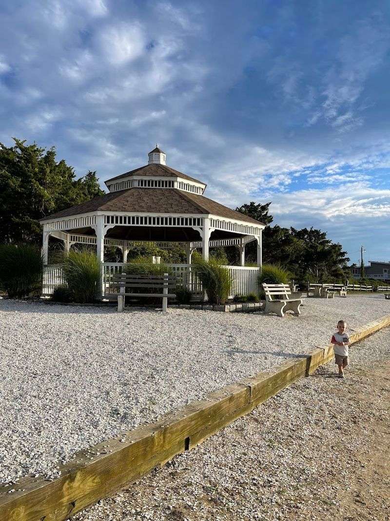 Picnic Areas and Family-Friendly Spaces Picnic Areas and Family-Friendly Spaces
