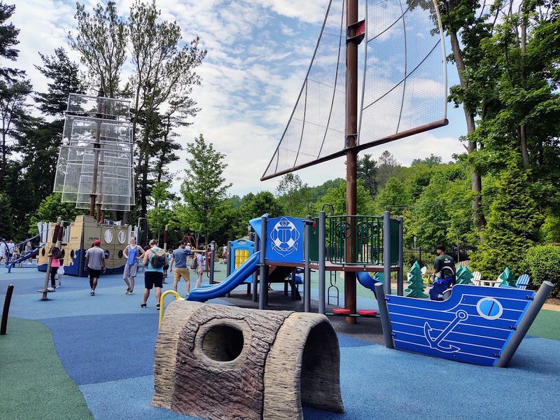 Playground and Jungle Gym: Little Legs Will Thank You