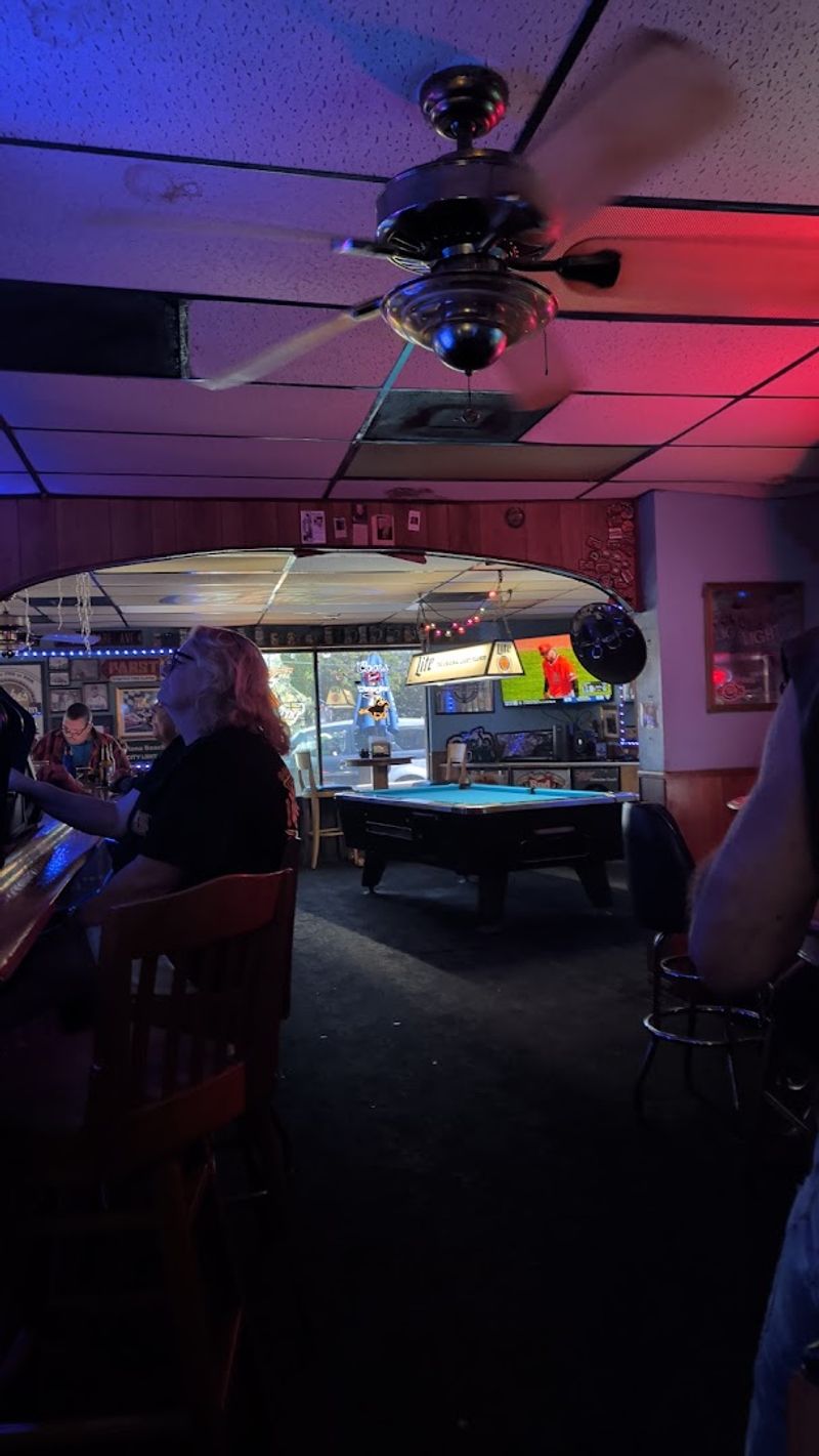 Pool Table and Gambling Machines for Entertainment