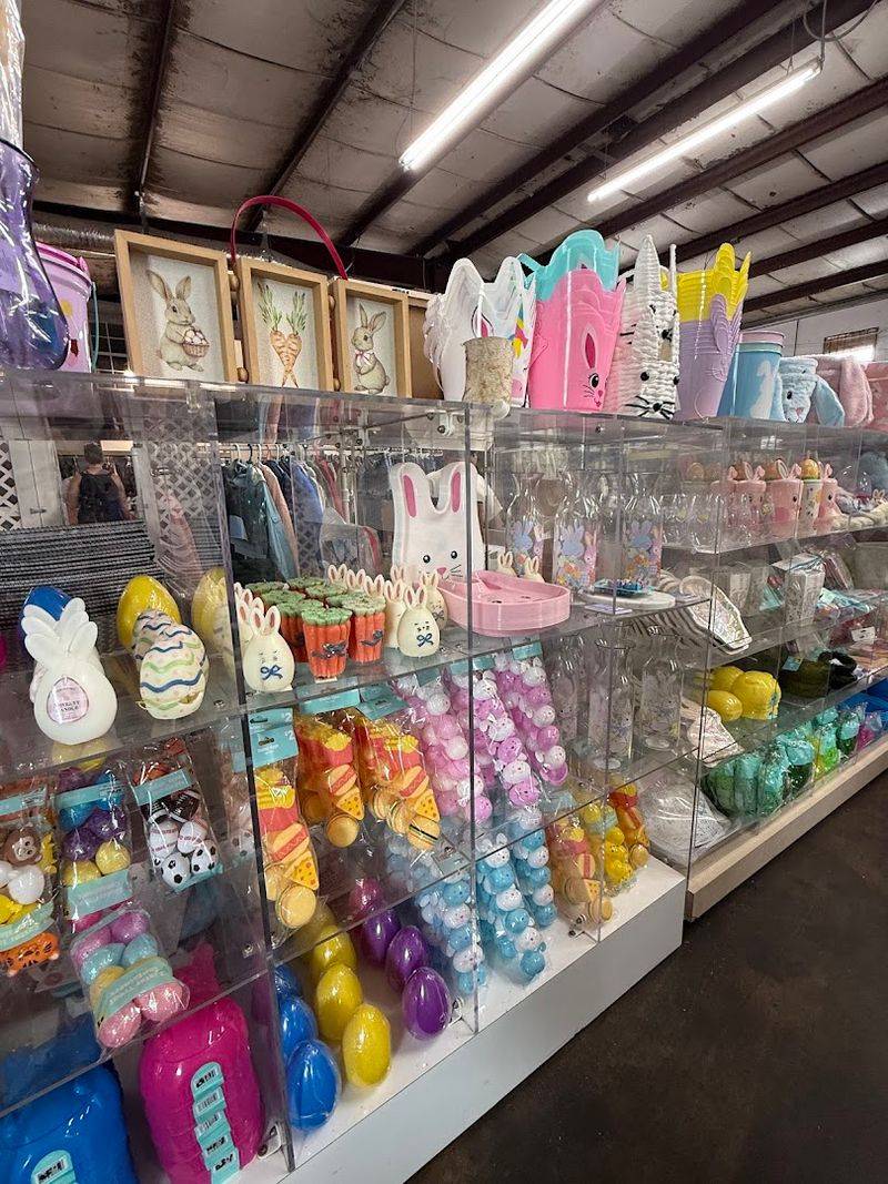 Pop-Up Markets with Local Vendors