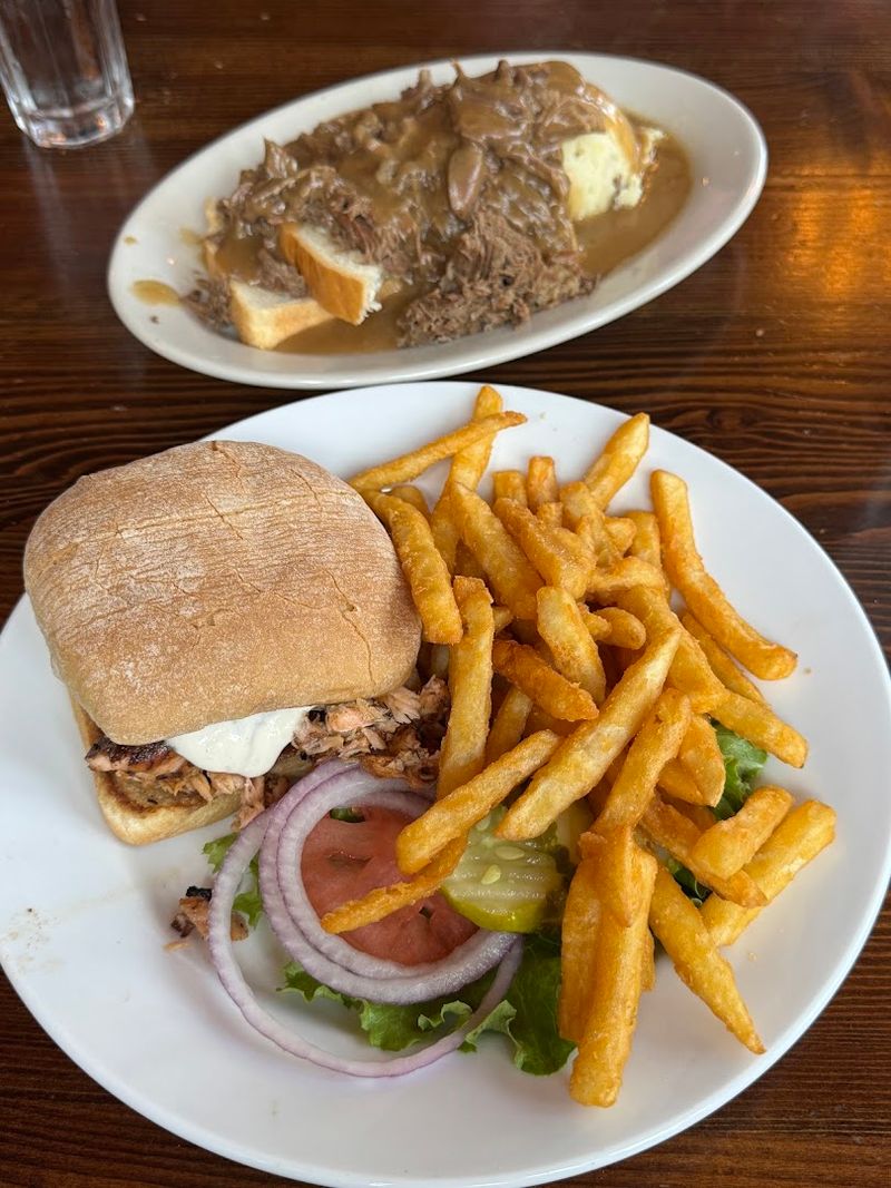 Pork Tenderloin Sandwich: A Hearty Lunch That Hits the Spot Pork Tenderloin Sandwich: A Hearty Lunch That Hits the Spot