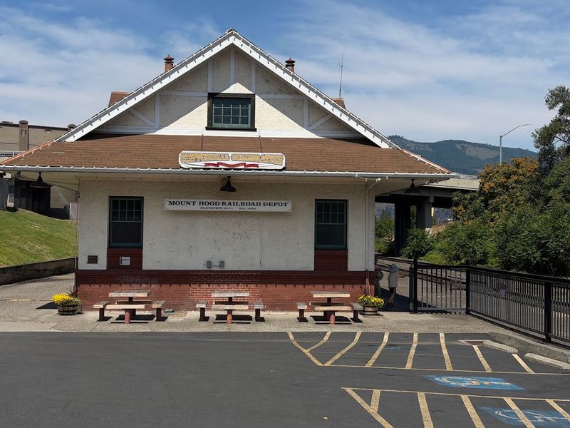 Practical Tips for Planning Your Visit to Mount Hood Railroad