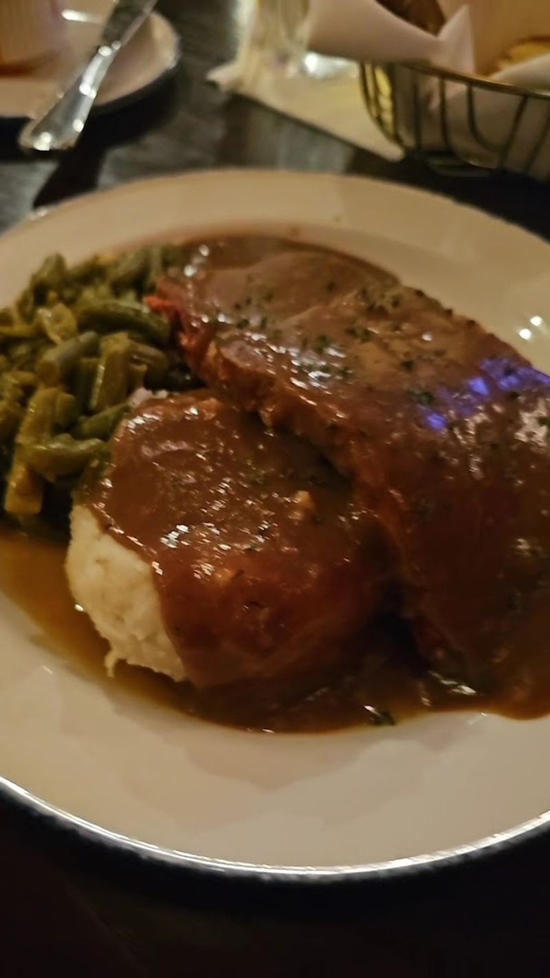 Prime Rib Special That Commands the Table