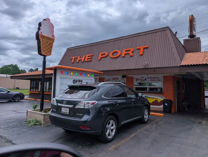 Proximity to Indiana Dunes Makes It the Perfect Pit Stop