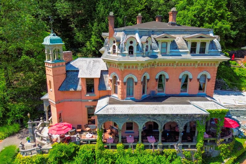 Proximity to the Lehigh Gorge Scenic Railway