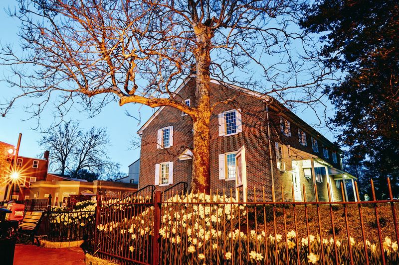 Quaker Heritage That Shaped the Town's Soul Quaker Heritage That Shaped the Town's Soul