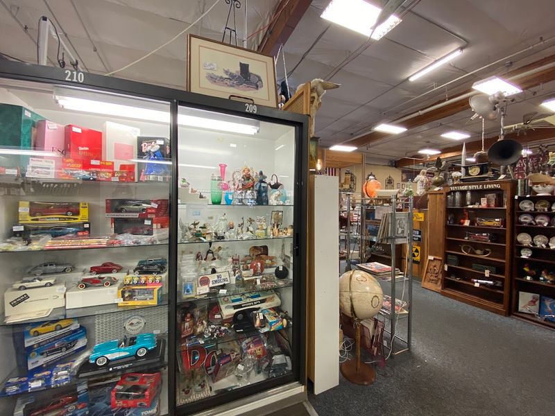 Quirky Collectibles That Spark Pure Nostalgia Quirky Collectibles That Spark Pure Nostalgia