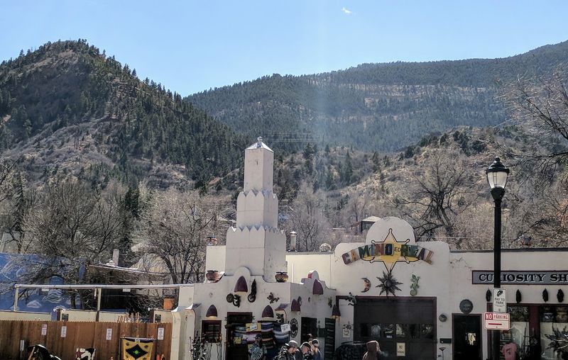 Quirky Manitou Avenue Shopping Quirky Manitou Avenue Shopping