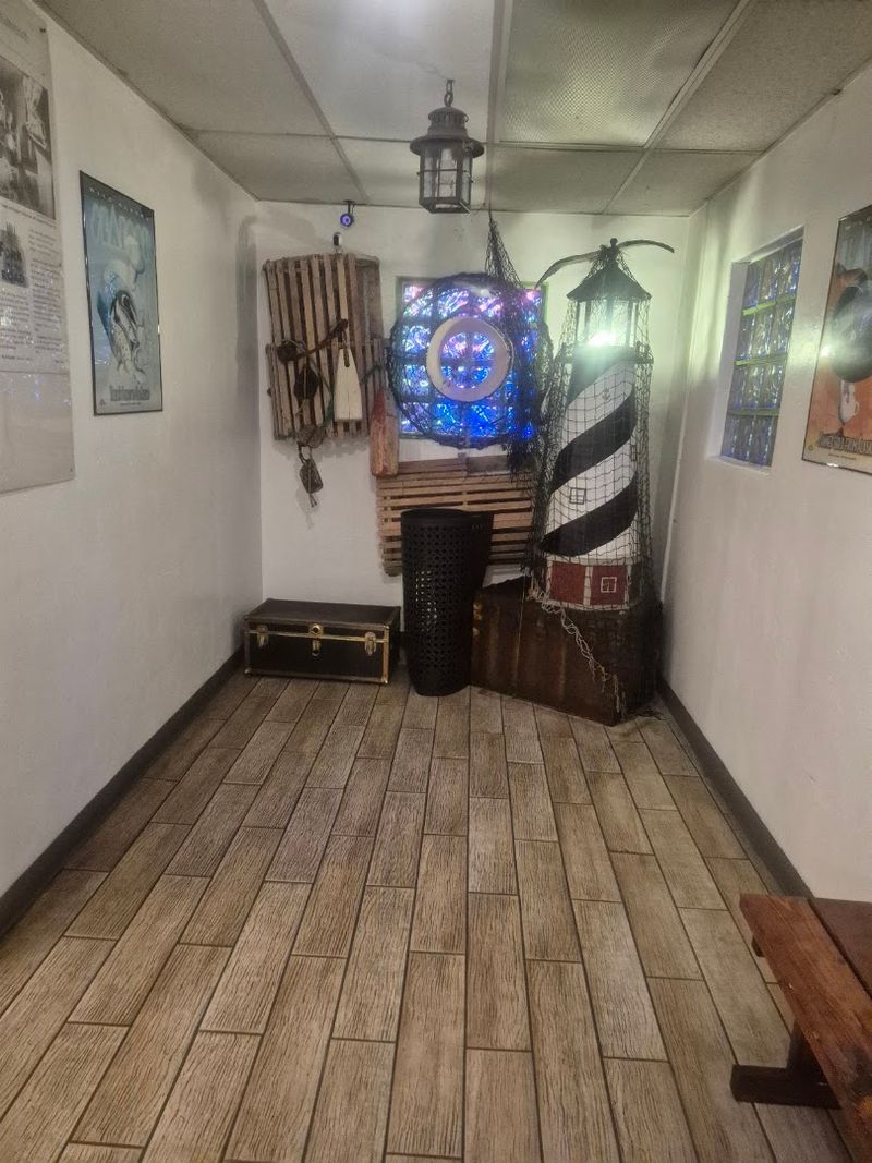 Quirky Wharf-Inspired Atmosphere Inside