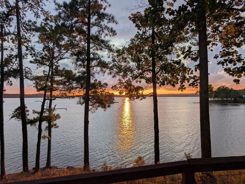 RV Camping and Glamping With Stunning Lake Views RV Camping and Glamping With Stunning Lake Views