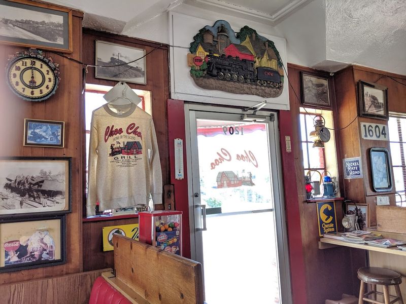 Railroad Memorabilia That Makes Every Wall a Story Railroad Memorabilia That Makes Every Wall a Story