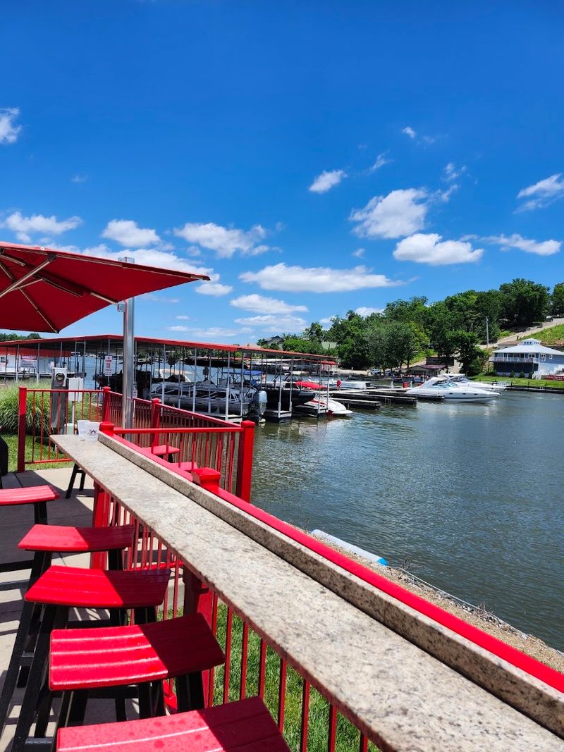 Relaxed Vibe That Feels Like A True Lake Getaway