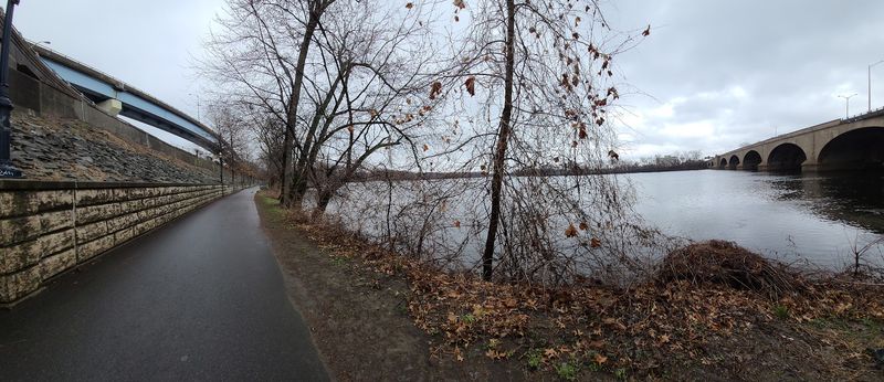 Riverside Park: Your Gateway to the Bridge Experience