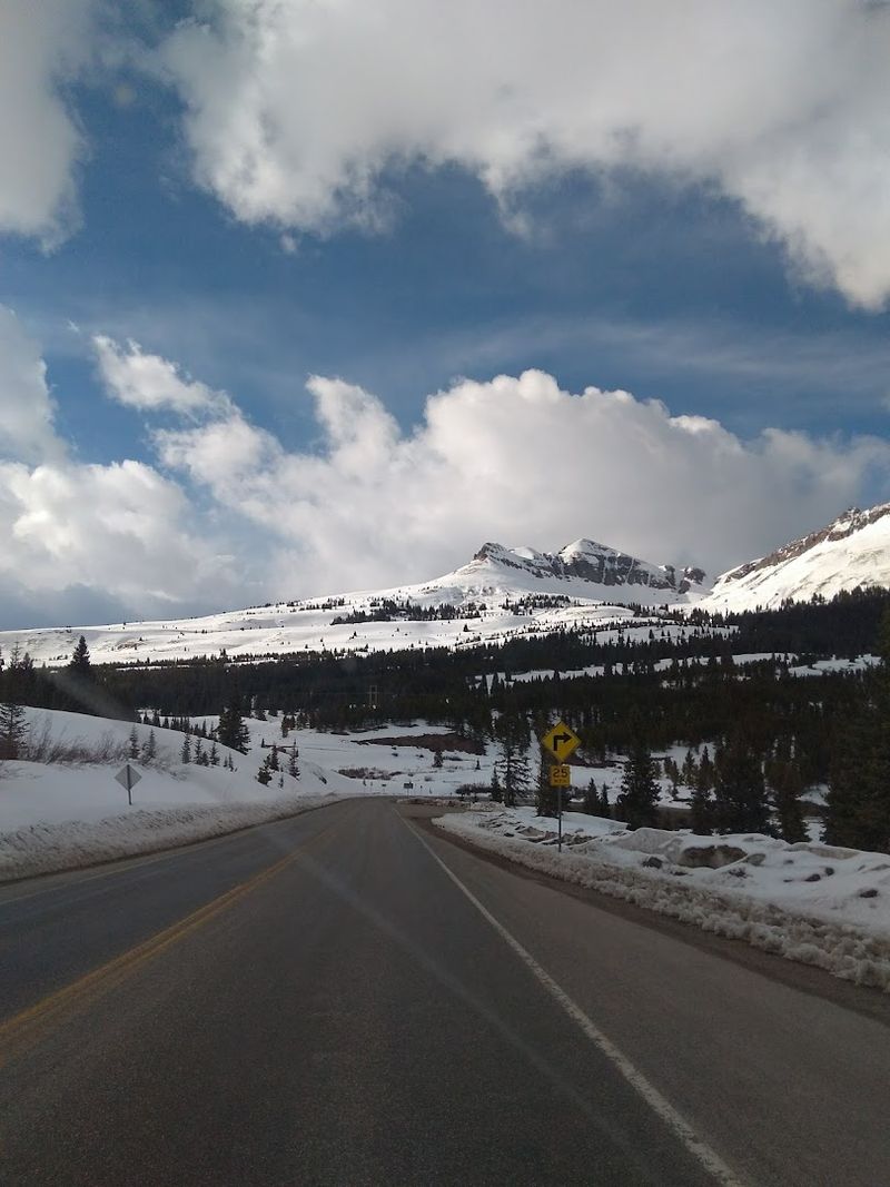 Road Trip Tips for Driving US-550 Safely Road Trip Tips for Driving US-550 Safely