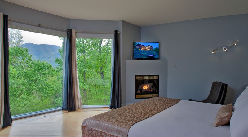 Rooms With Mountain Views That Take Your Breath Away