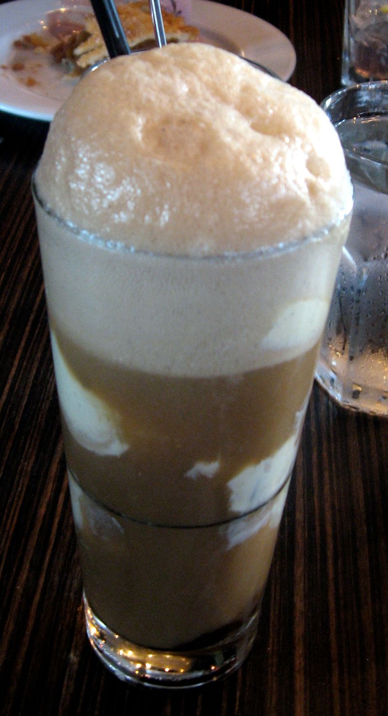 Root beer floats