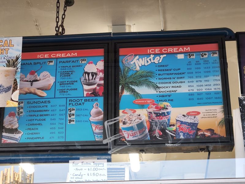 Rootbeer Floats and Refreshing Drink Options Rootbeer Floats and Refreshing Drink Options