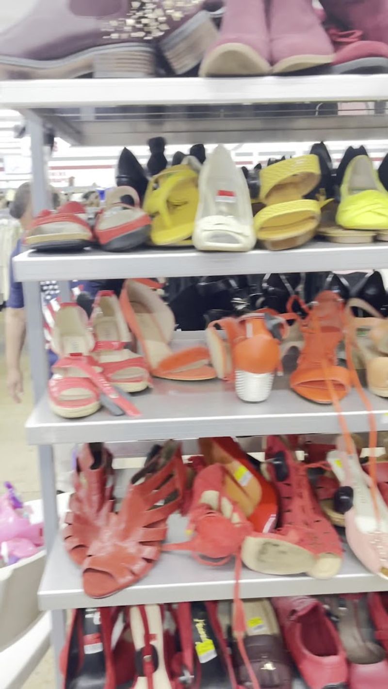 Rotating Color Tag Discounts That Can Save You Up to 75%