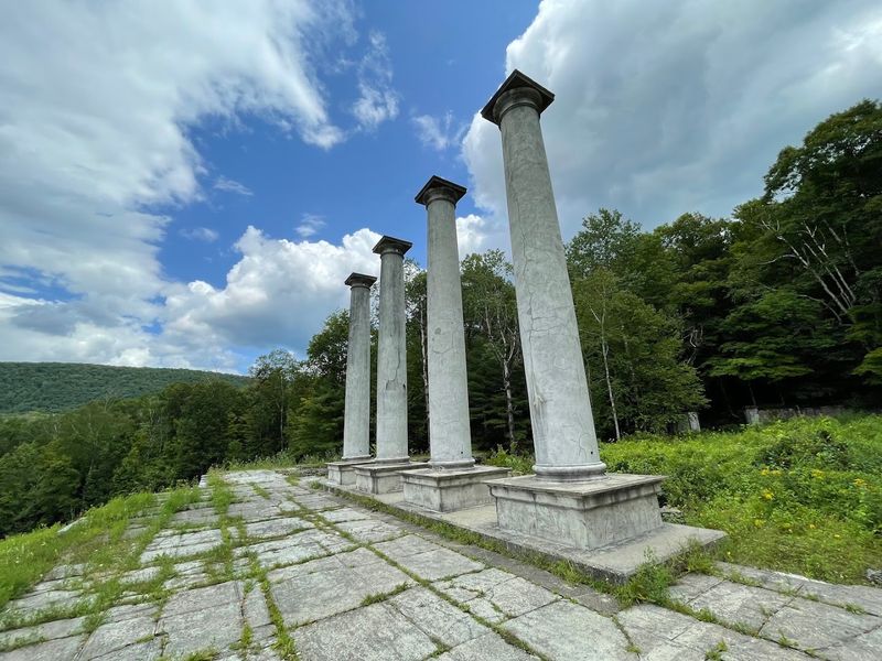 Ruins of the Tytus Mansion That Will Take Your Breath Away