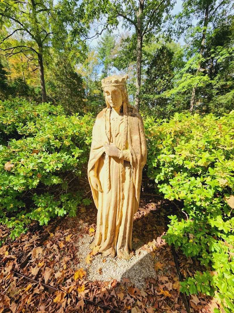 Seasonal Beauty That Changes With Every Visit
