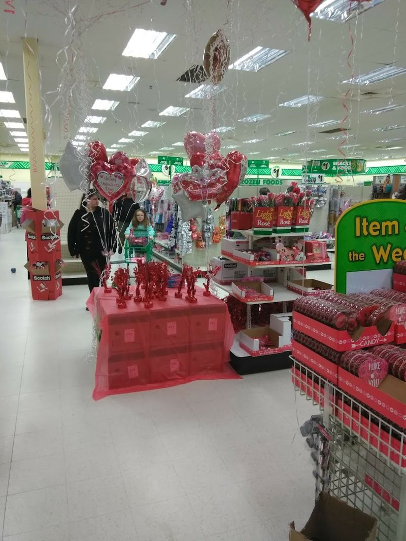 Seasonal Decorations That Change With Every Holiday