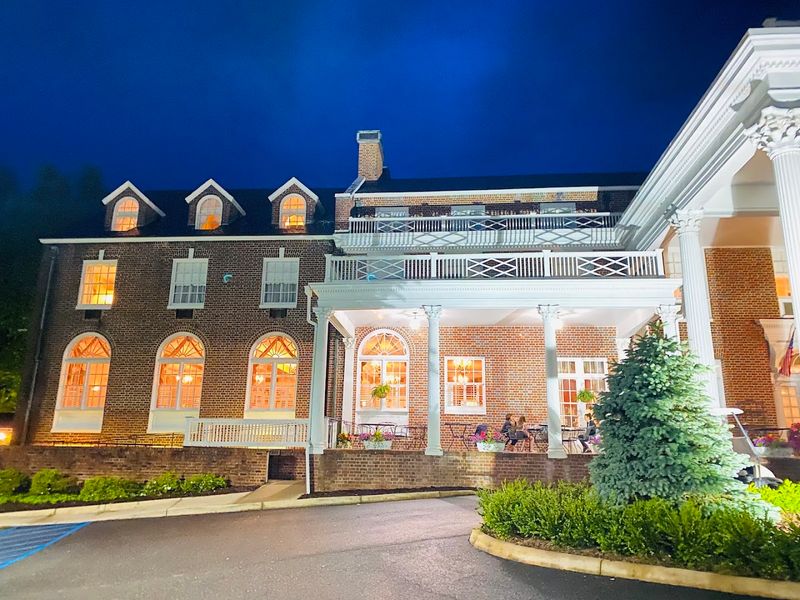 Seasonal Festivals: Luray Celebrates All Year Long Seasonal Festivals: Luray Celebrates All Year Long