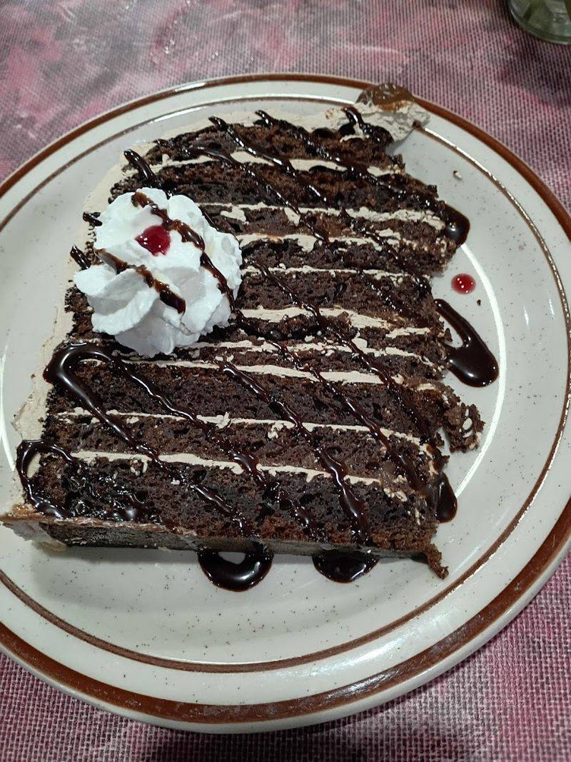 Seasonal Tortes and Desserts That Seal the Deal