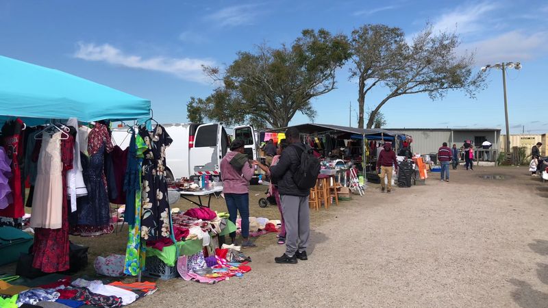 Secondhand Clothing Galore for Budget-Minded Fashionistas Secondhand Clothing Galore for Budget-Minded Fashionistas
