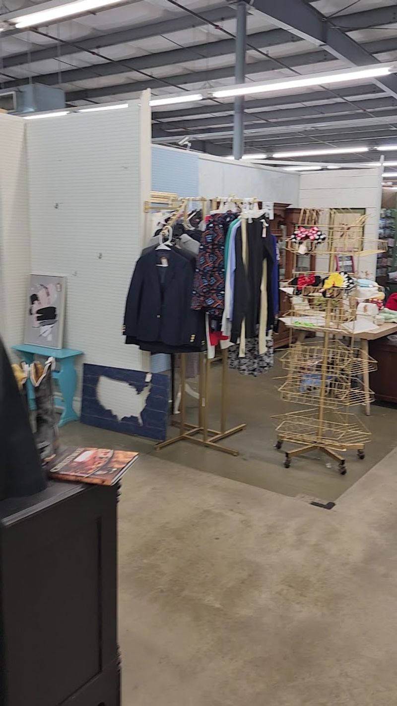 Secondhand Clothing and Vintage Fashion
