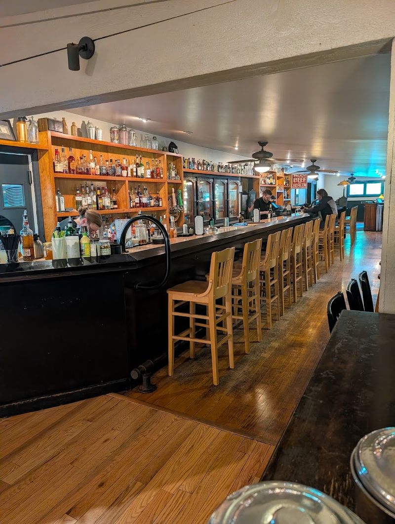 Service That Turns First-Timers Into Loyal Regulars