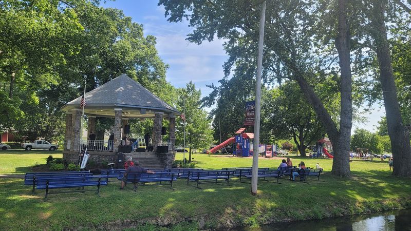 Shafer Park – A Local Favorite for Relaxing Afternoons Shafer Park – A Local Favorite for Relaxing Afternoons