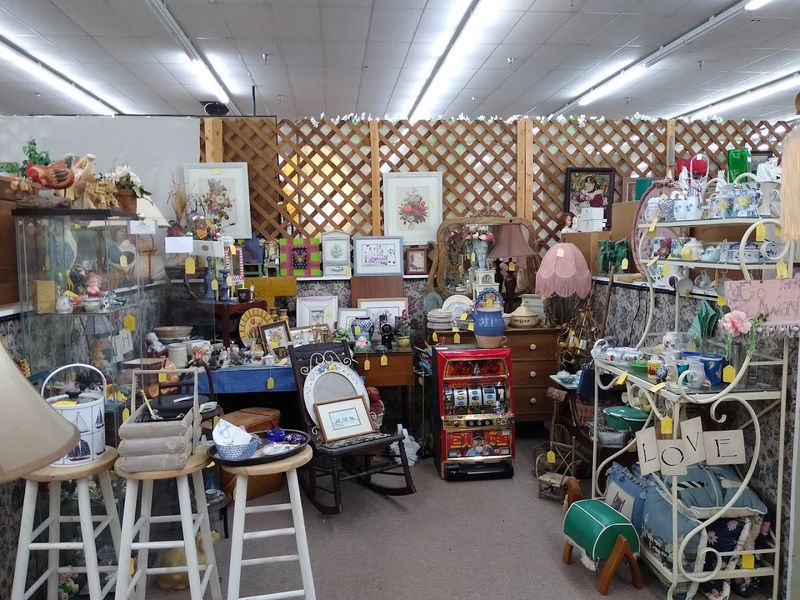 Signs, Art, and Decorative Wall Pieces Everywhere