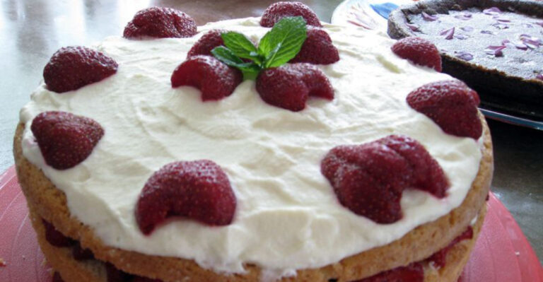 Simple desserts that always impress without much effort