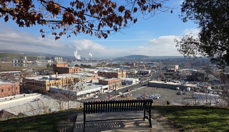 Small-Town Quiet That Melts City Stress Away