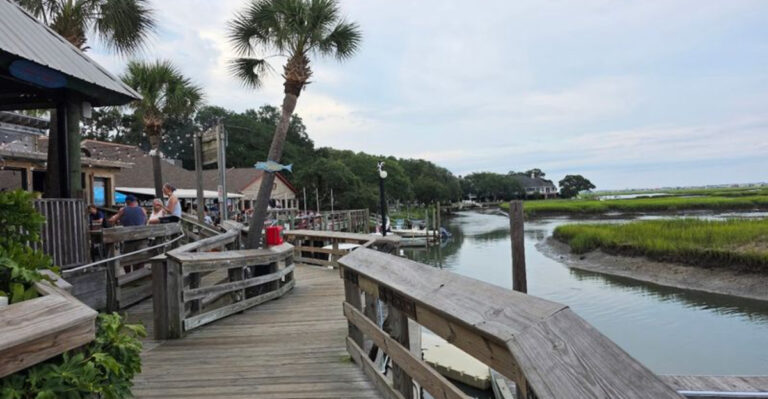 South Carolina Is Home To A Dreamy Waterfront Restaurant Made For A Peaceful Escape