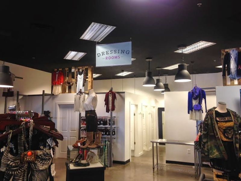 Spacious Dressing Rooms That Make Trying On a Breeze