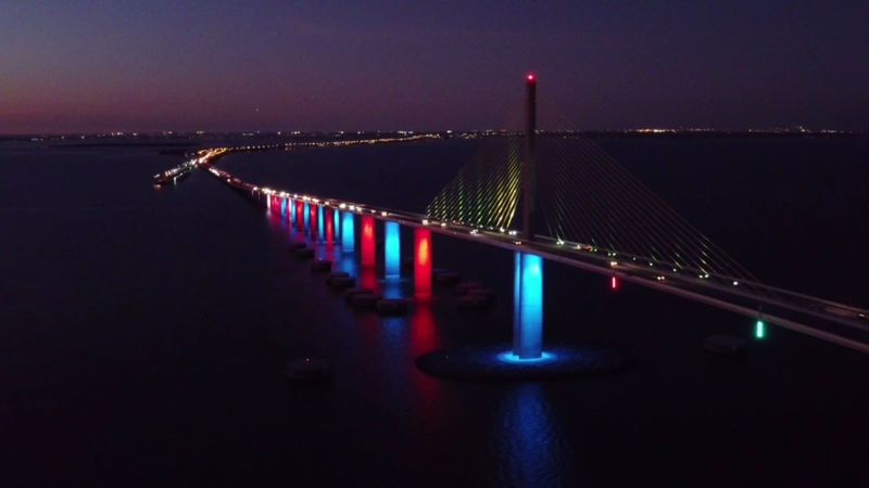 Spectacular Night Lighting That Transforms the Bridge
