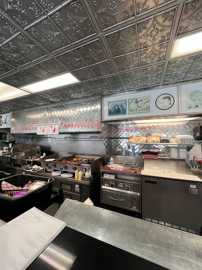 Spotlessly Clean for a Spot That Never Closes Spotlessly Clean for a Spot That Never Closes