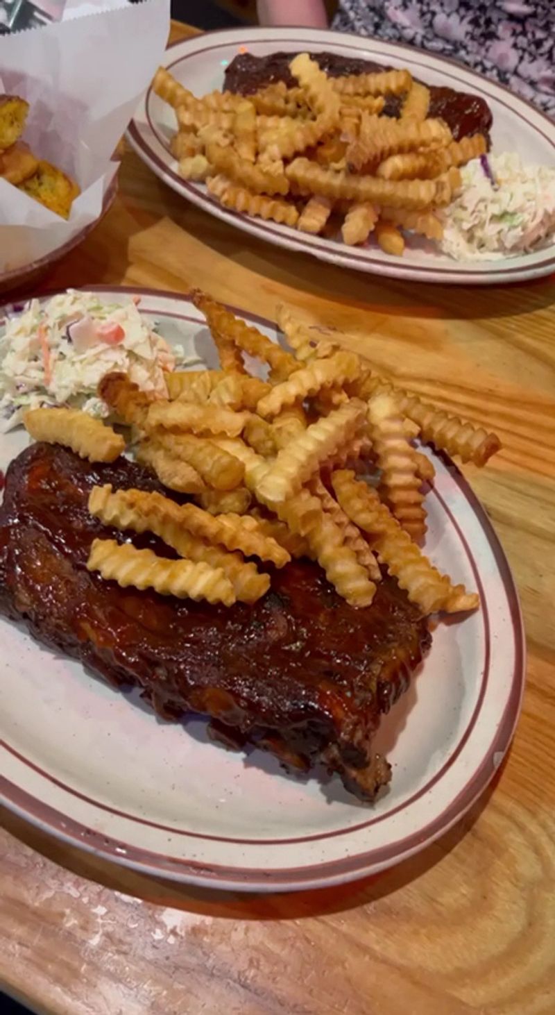 St. Louis Ribs: The Smoky Underdog You Should Order St. Louis Ribs: The Smoky Underdog You Should Order